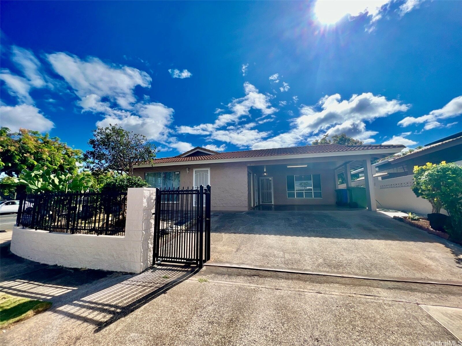 Property Photo:  94-892 Kumuao Street  HI 96797 