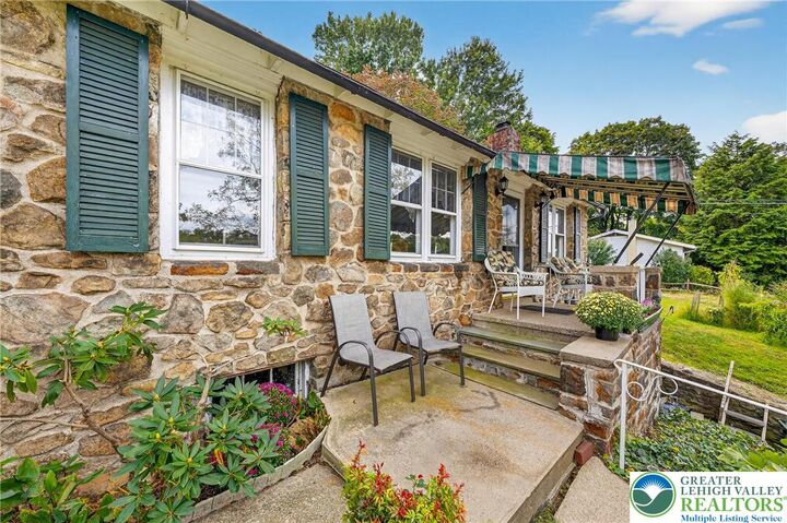 Property Photo:  2206 Park Avenue  PA 18045 