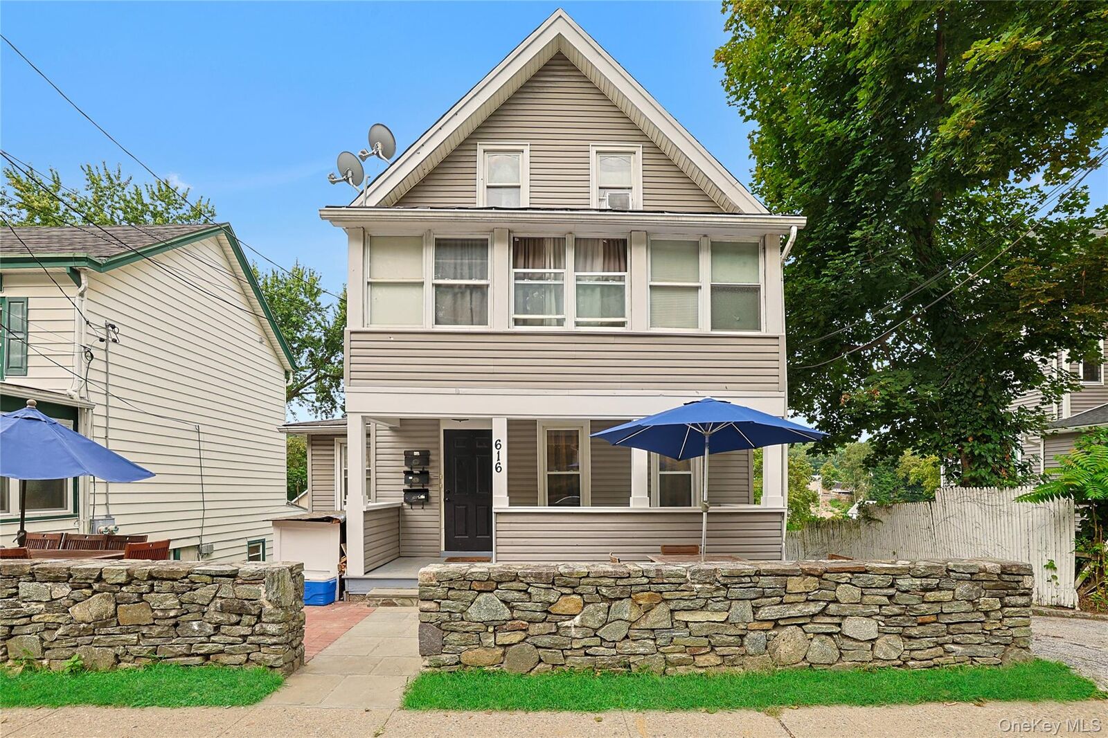 Property Photo:  616 N Division Street  NY 10566 