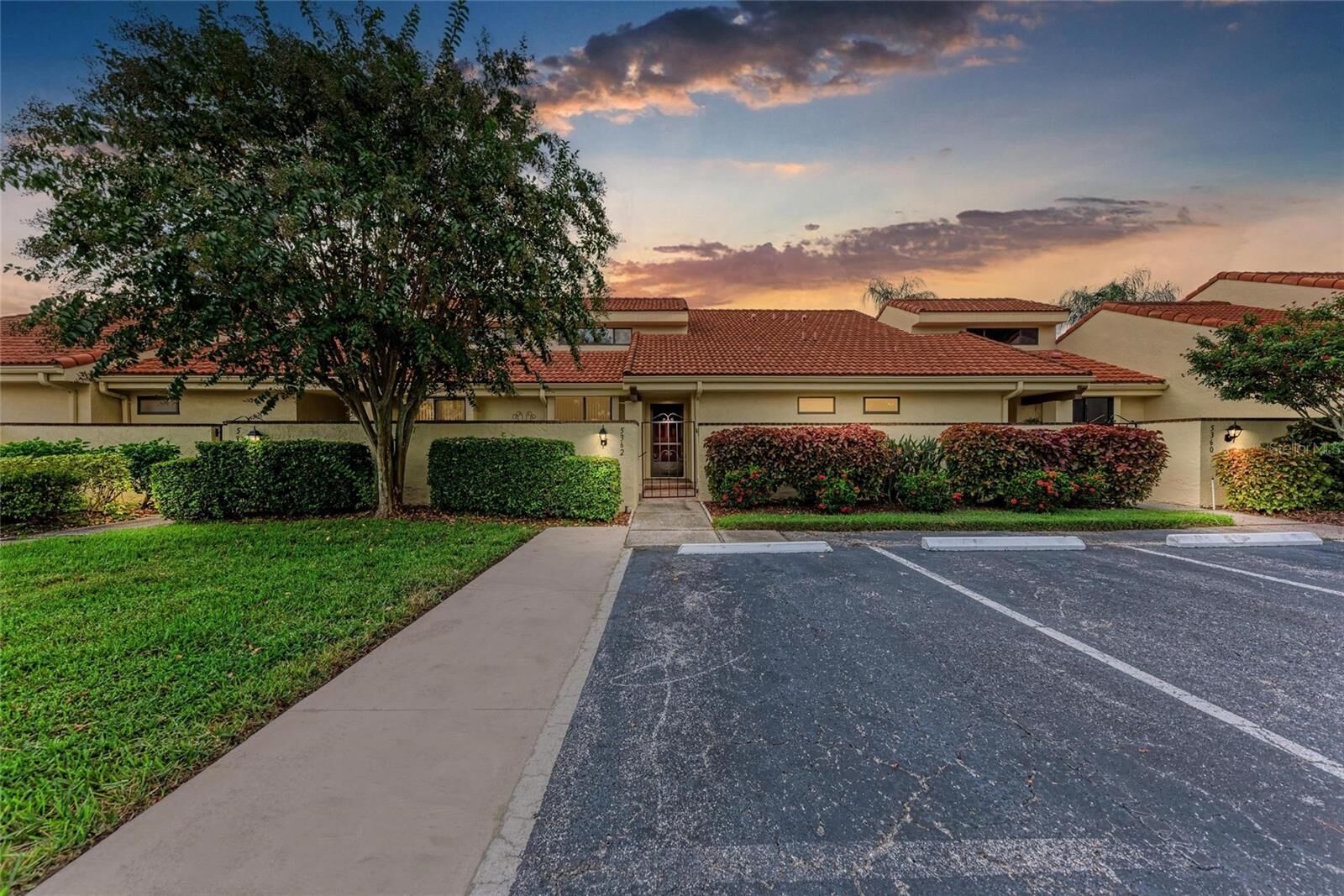 Property Photo: 5362 Huntingwood Court 16 FL 34235
