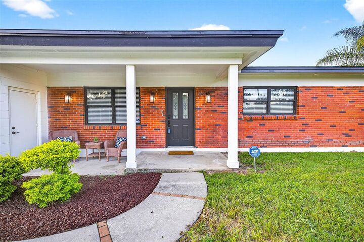 Property Photo:  206 Forest Park Avenue  FL 33617 