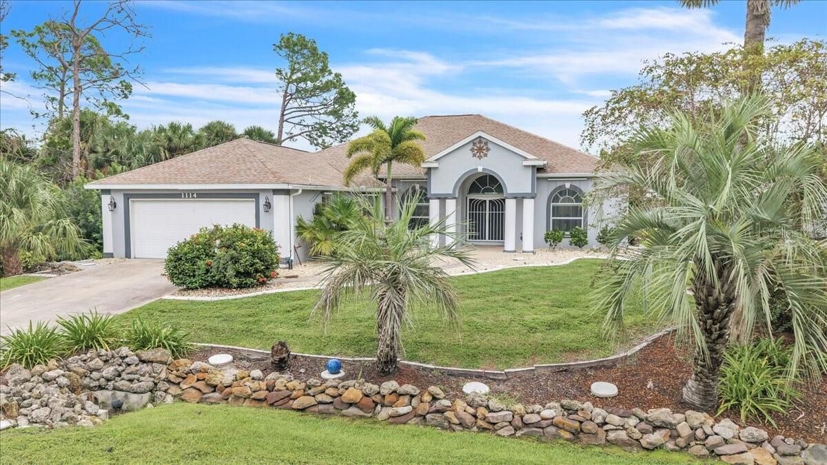 Property Photo: 1114 Campbell Street FL 33953