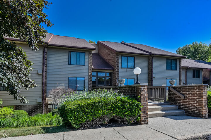 Property Photo:  106 Knoll Court Apt C  IN 46062 