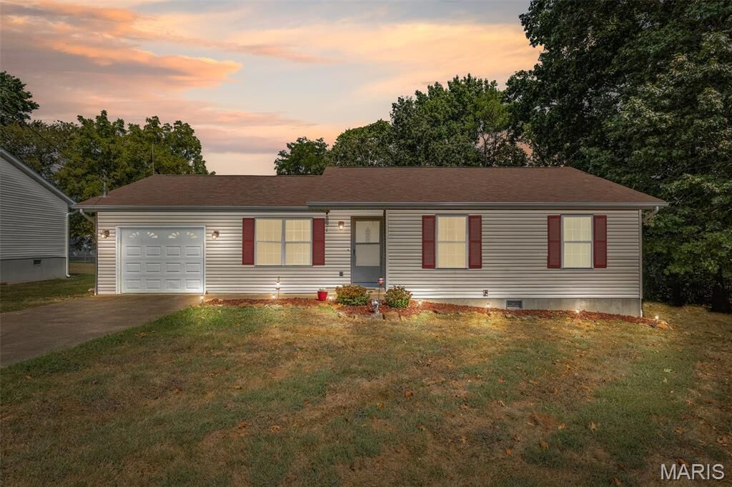 Property Photo:  118 Edwards Lane  MO 63601 