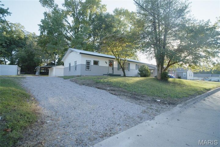 Property Photo:  455 Mason Street  MO 63701