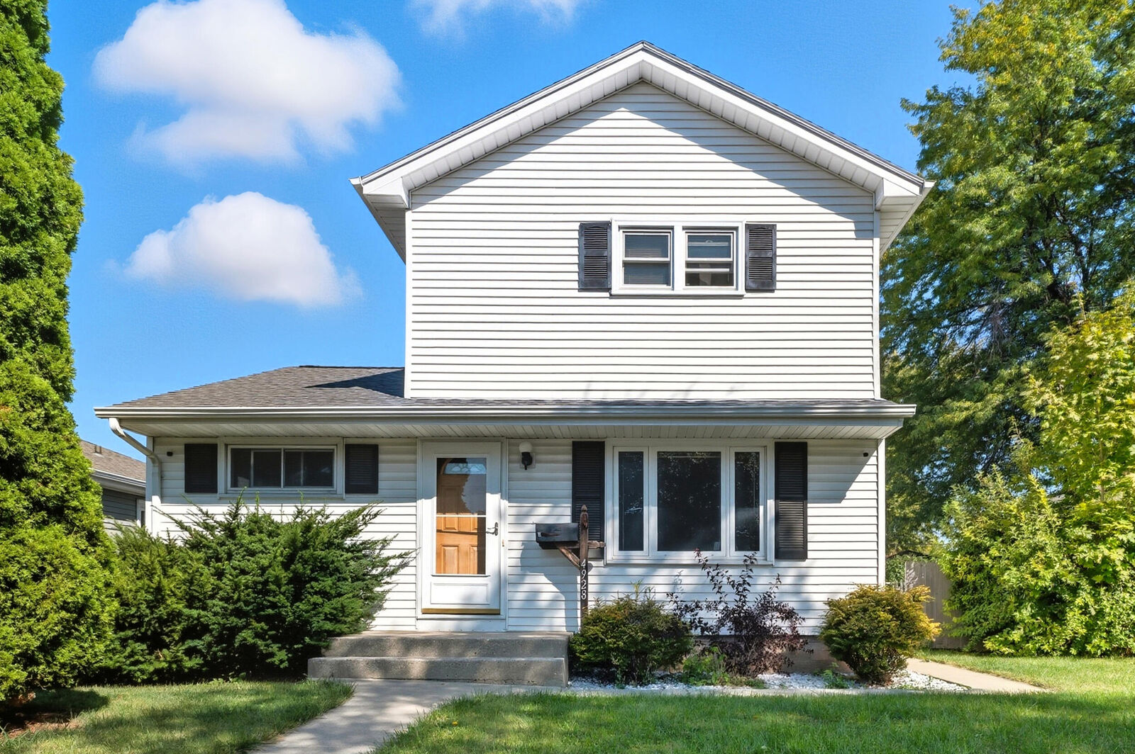 Property Photo:  4928 W Van Beck Ave  WI 53220 
