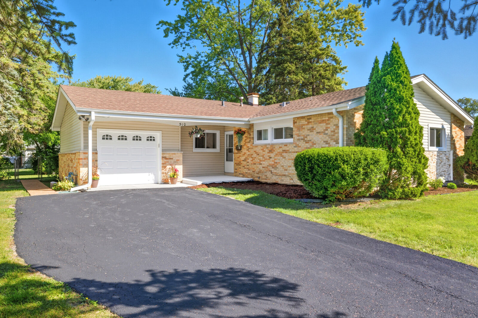 Property Photo:  510 Milan Lane  IL 60169 