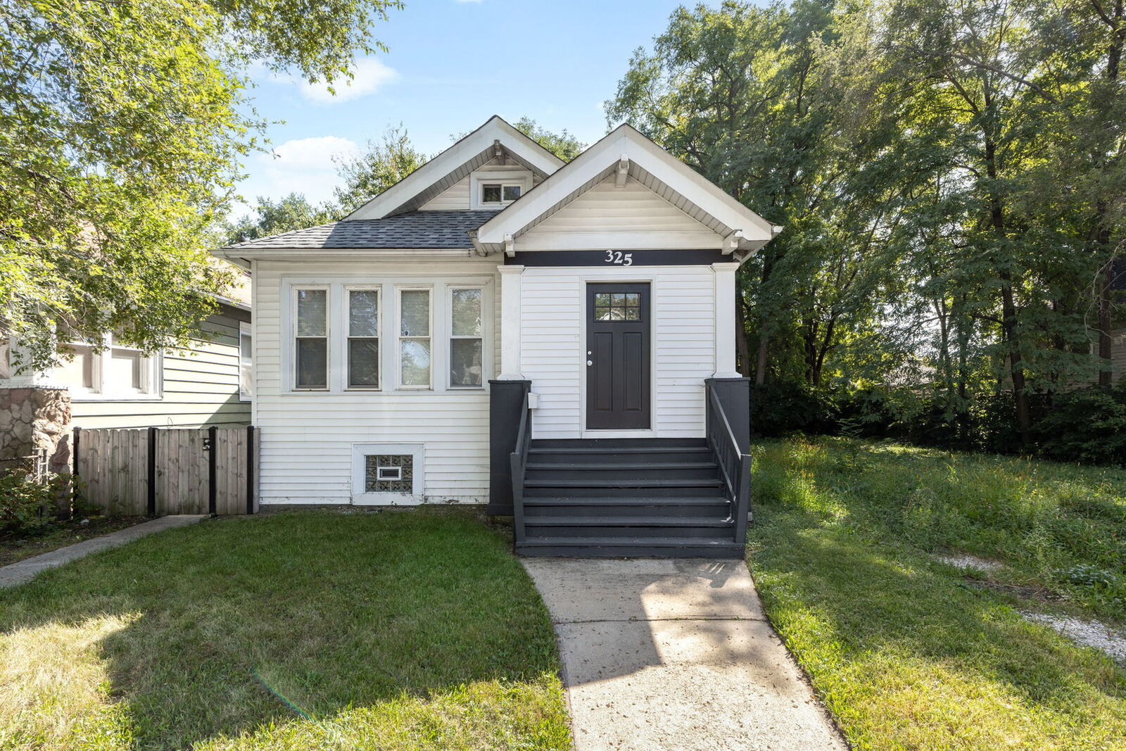 Property Photo:  325 W 107th Street  IL 60628 