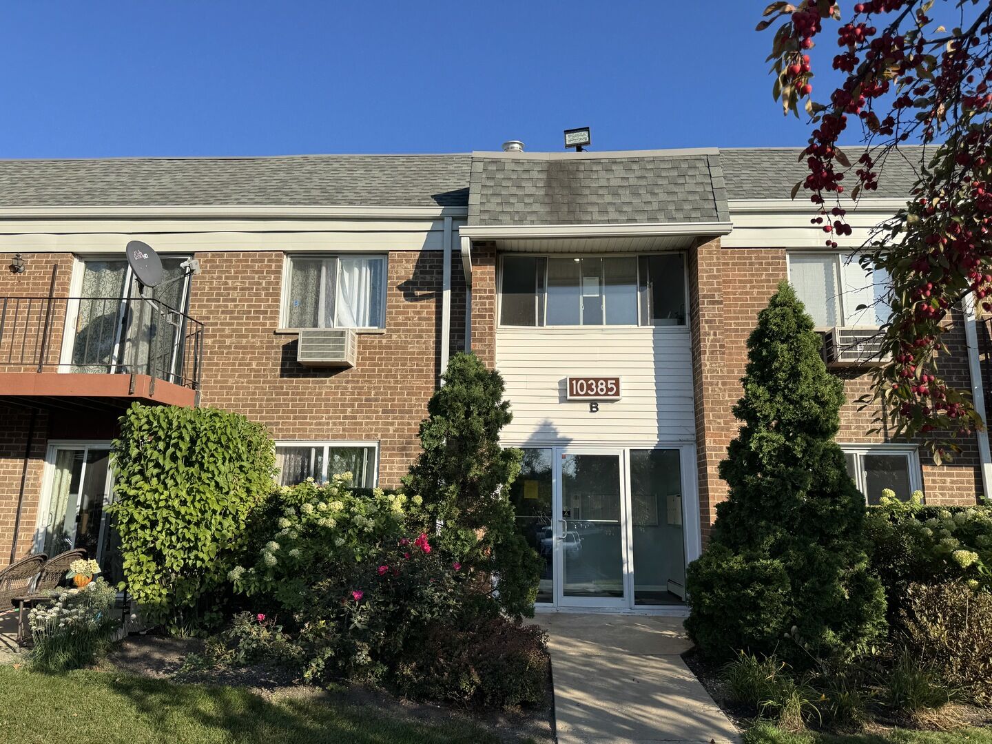 Property Photo:  10385 Dearlove Road 1B  IL 60025 
