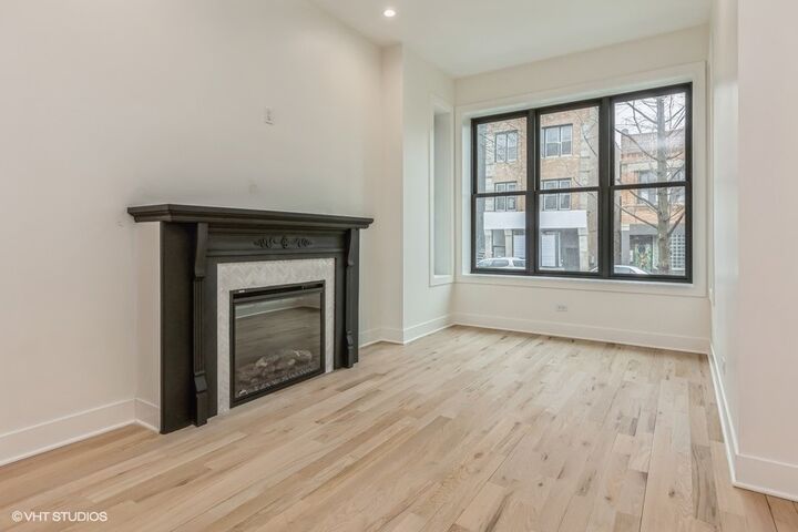 Property Photo:  1053 N Damen Avenue  IL 60622 