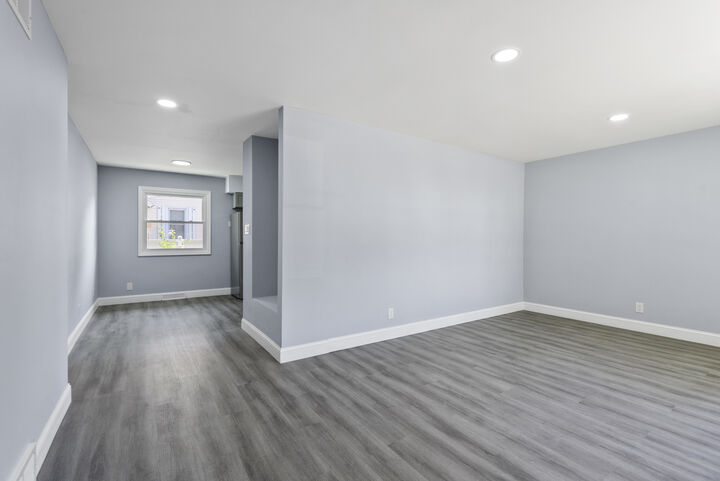 Property Photo: 424 N 11th Street IL 60115