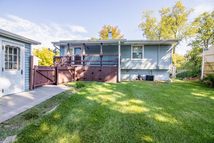 Property Photo:  738 Tinley Drive  IL 60506 