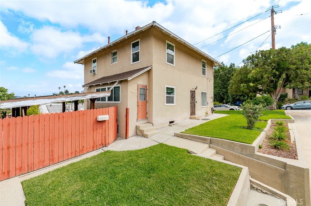 Property Photo:  573 Kendall Avenue  CA 90042 