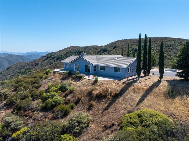 Property Photo: 13750 Falcon Road CA 93422