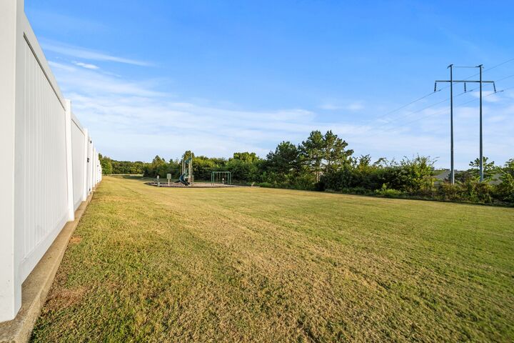 Property Photo:  2090 Caladonia Way  TN 37167 
