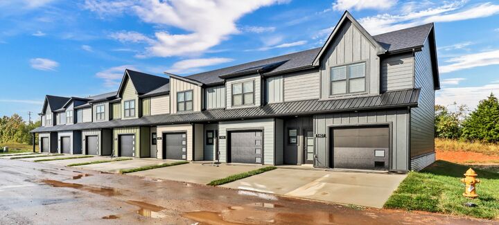 Property Photo: 1404 Jonathan Wade Circle TN 37043