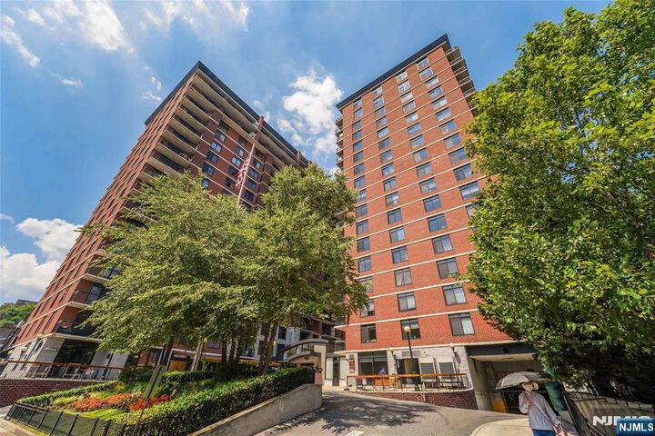 Property Photo:  700 1st Street 4C  NJ 07030 