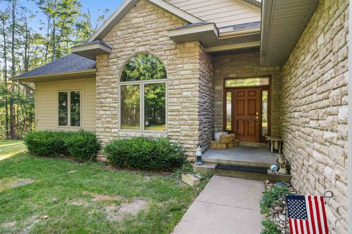 Property Photo:  6802 Mt Vernon Hills  MI 49795 