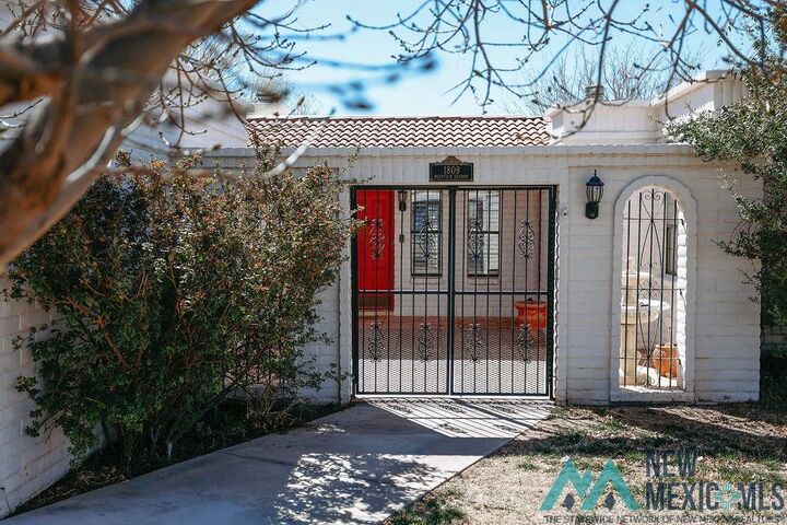 Property Photo:  1809 Mountain Shadow Drive  NM 88220