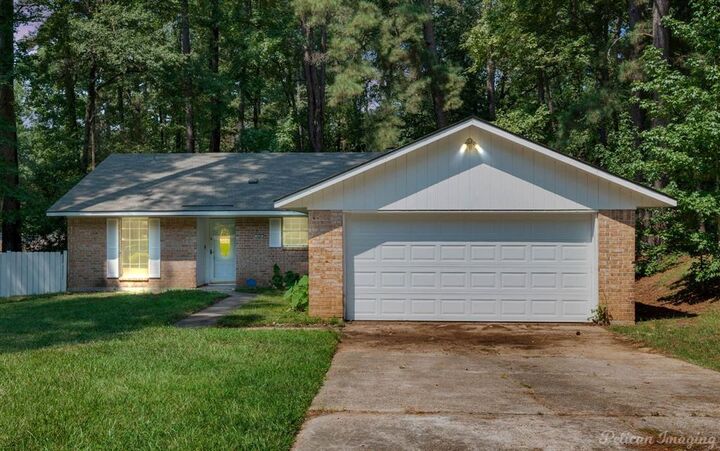 Property Photo: 506 Whispering Pine Circle LA 71037