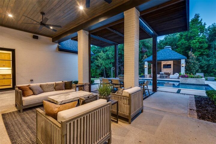 Property Photo: 7430 Woodstream Road TX 76065