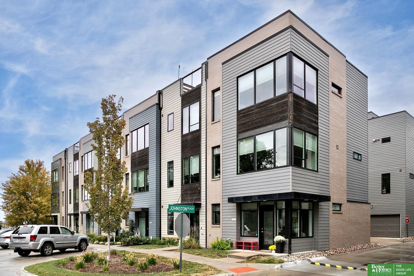 Property Photo:  1249 S 11th Street  NE 68108 
