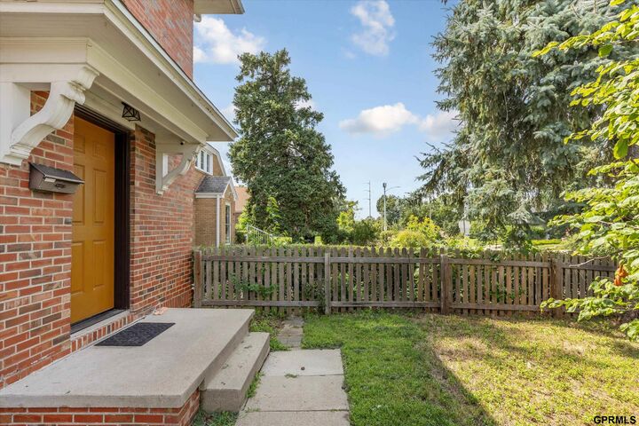 Property Photo: 5511 Leavenworth Street NE 68106