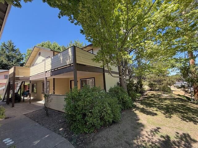 Property Photo:  889 Valley View Drive  OR 97504 