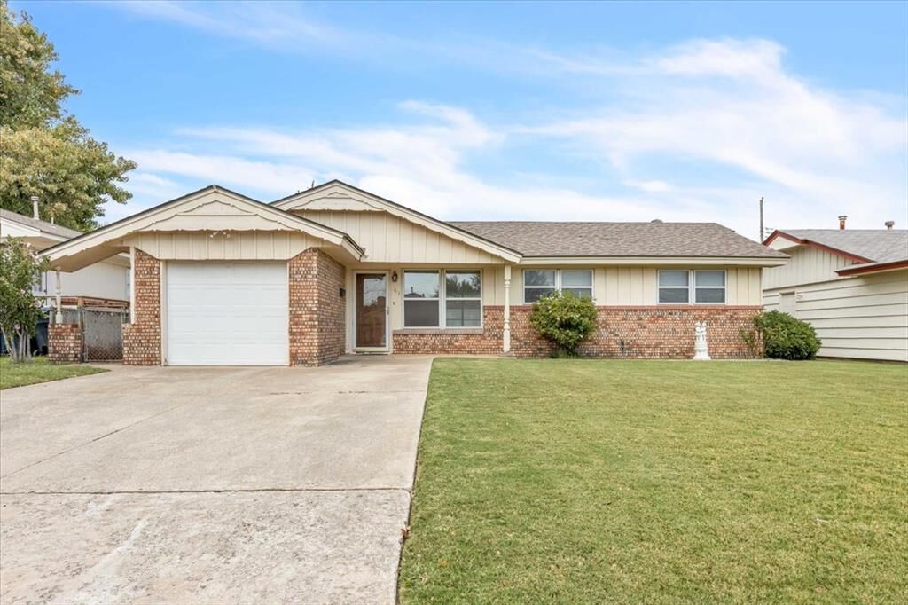 Property Photo:  2813 SW 65th Street  OK 73159