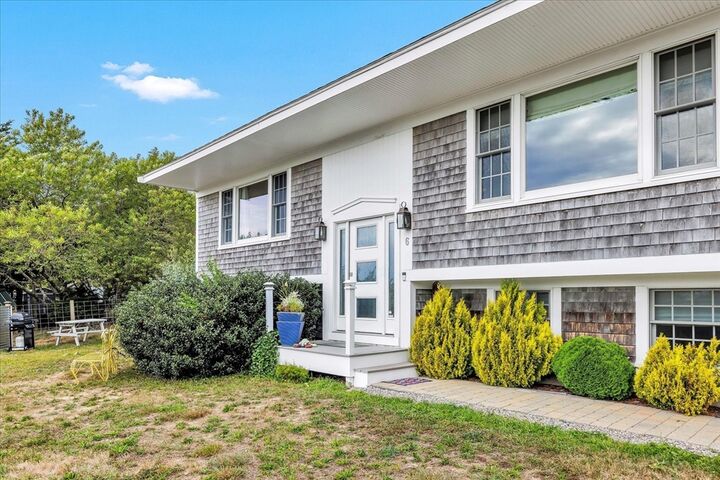 Property Photo:  6 Professional Heights Rd 1  MA 02666 