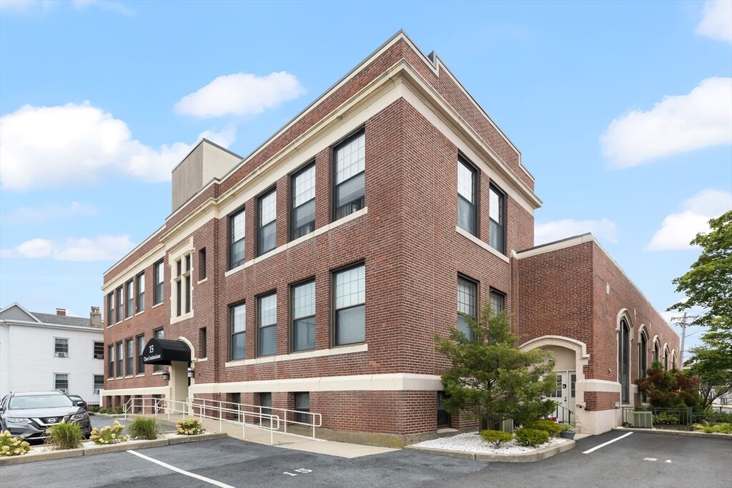 Property Photo:  15 Ocean Drive 105  MA 02152 