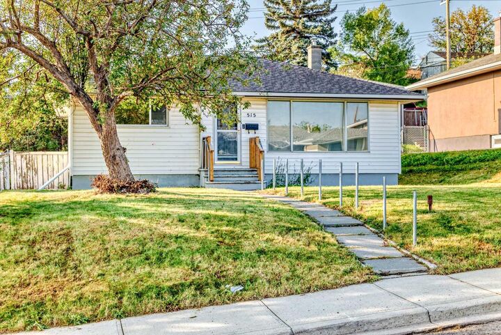Property Photo:  515 33 Avenue NE  AB T2E 2J2 