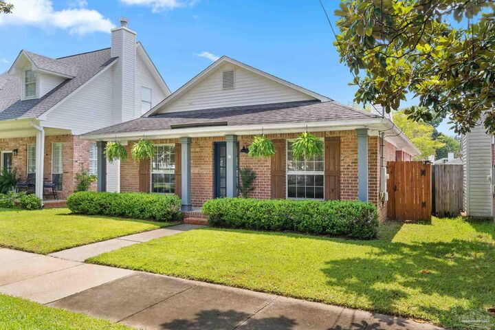 Property Photo:  1131 E Blount St  FL 32503 