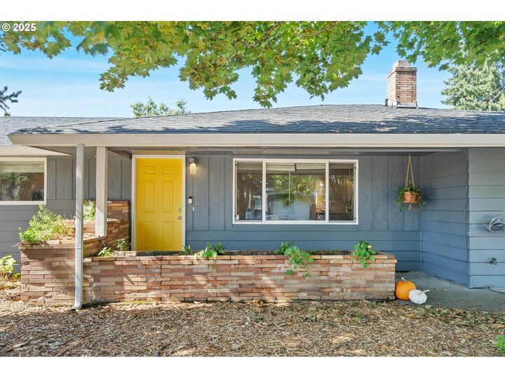 Property Photo:  4809 SE 111th Ave  OR 97266 