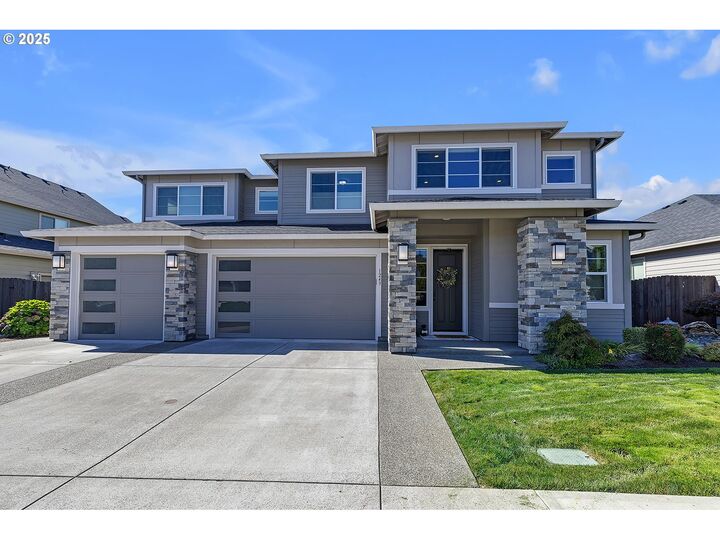 Property Photo:  1243 S Fieldcrest Dr  WA 98642 