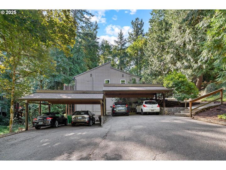 Property Photo:  4598 SW Caldew St  OR 97219 