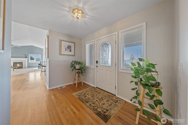 Property Photo:  1022 S  225th Lane  WA 98198 