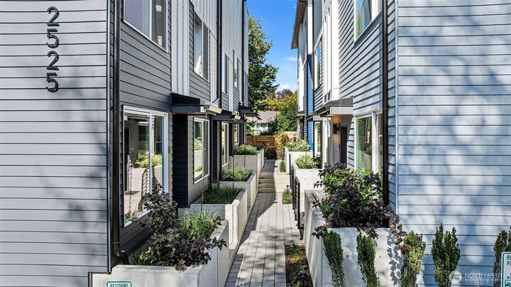 2527  29th Avenue S D  Seattle WA 98144 photo