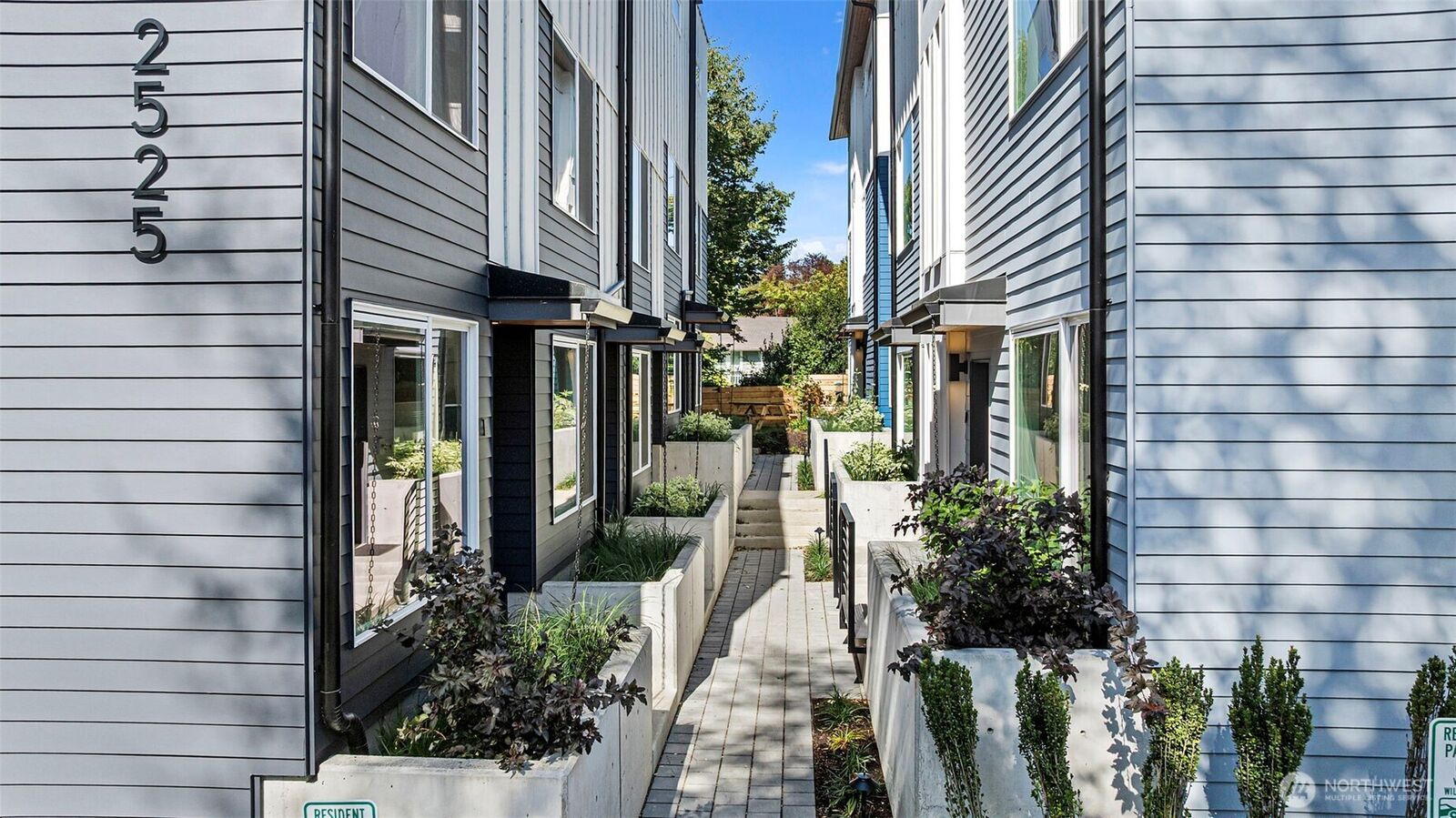 Property Photo:  2527  29th Avenue S D  WA 98144 