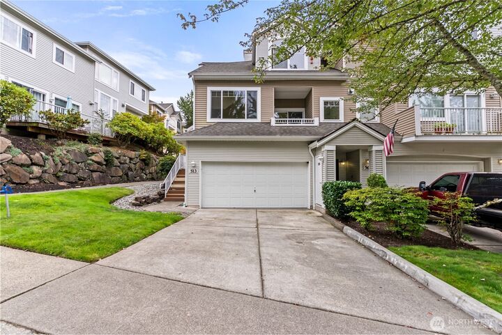 Property Photo:  513 S 46th Place  WA 98055 