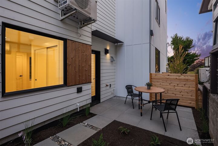 Property Photo:  2214  Broadway  E B  WA 98102 