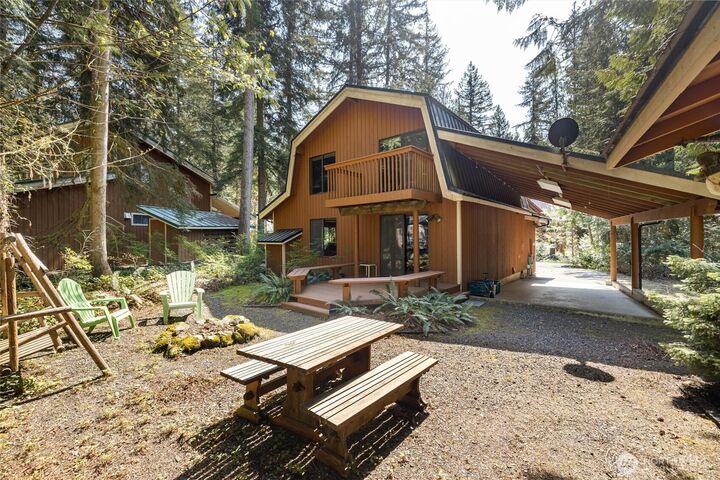 Property Photo:  7140  St Helens Place  WA 98244 