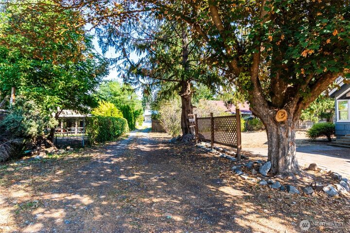 Property Photo: 218 B 7th Street WA 98855