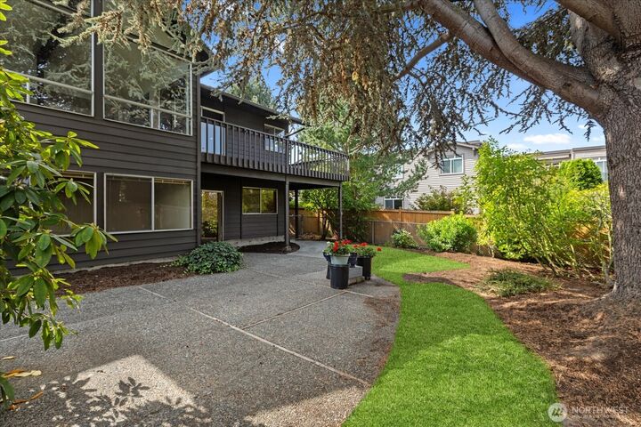 Property Photo:  525  Holly Drive  WA 98020 