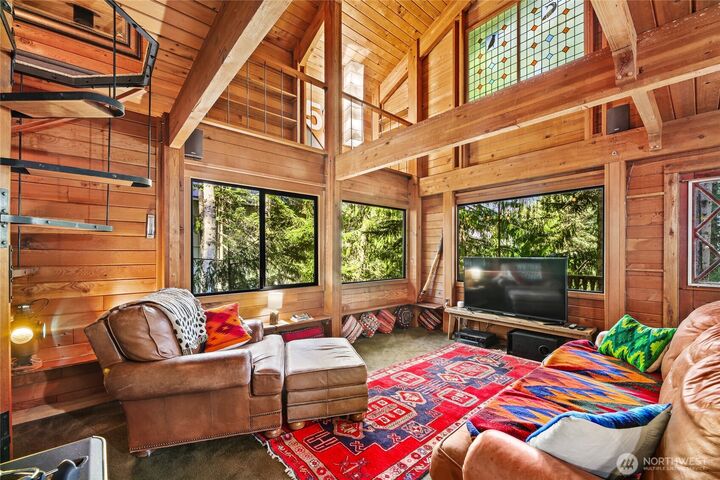 Property Photo:  1111  Snoqualmie Drive  WA 98068 
