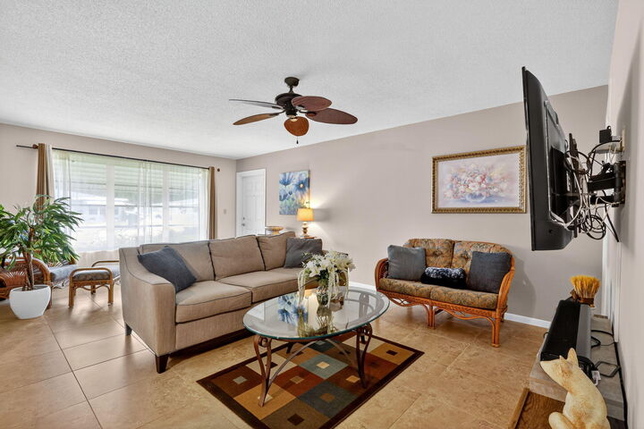 Property Photo: 242 High Point Court W #B FL 33445