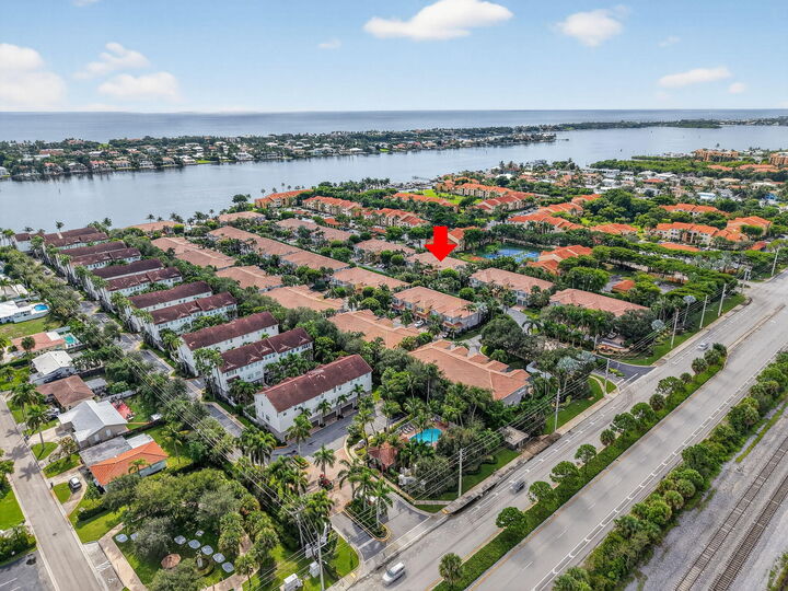 Property Photo: 179 Las Brisas Circle FL 33462