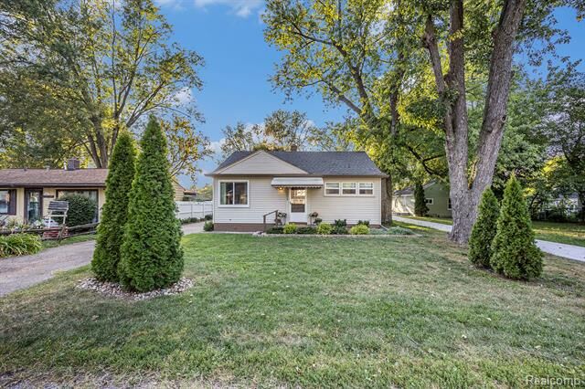 20059 Lexington  Redford Twp MI 48240 photo