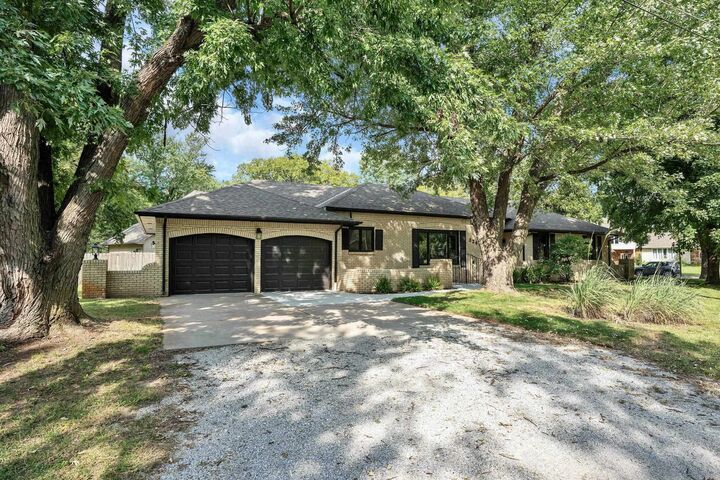 3249 N Hood Ct  Wichita KS 67204 photo