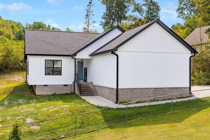 Property Photo:  1310 Woodland Cove Place NE  TN 37312 